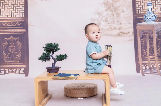 克孜勒苏柯尔克孜宝宝几个月开始吃水果